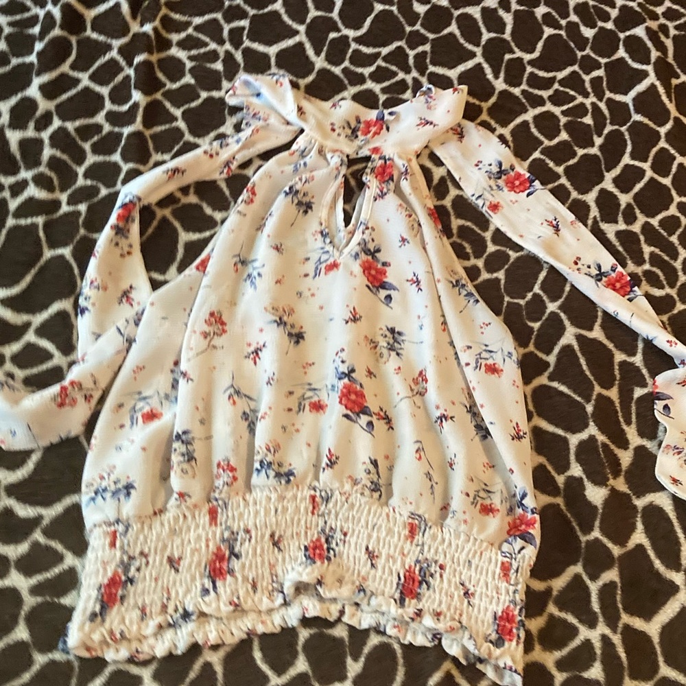 (Bundle 2 for $12) chocker neck shirt